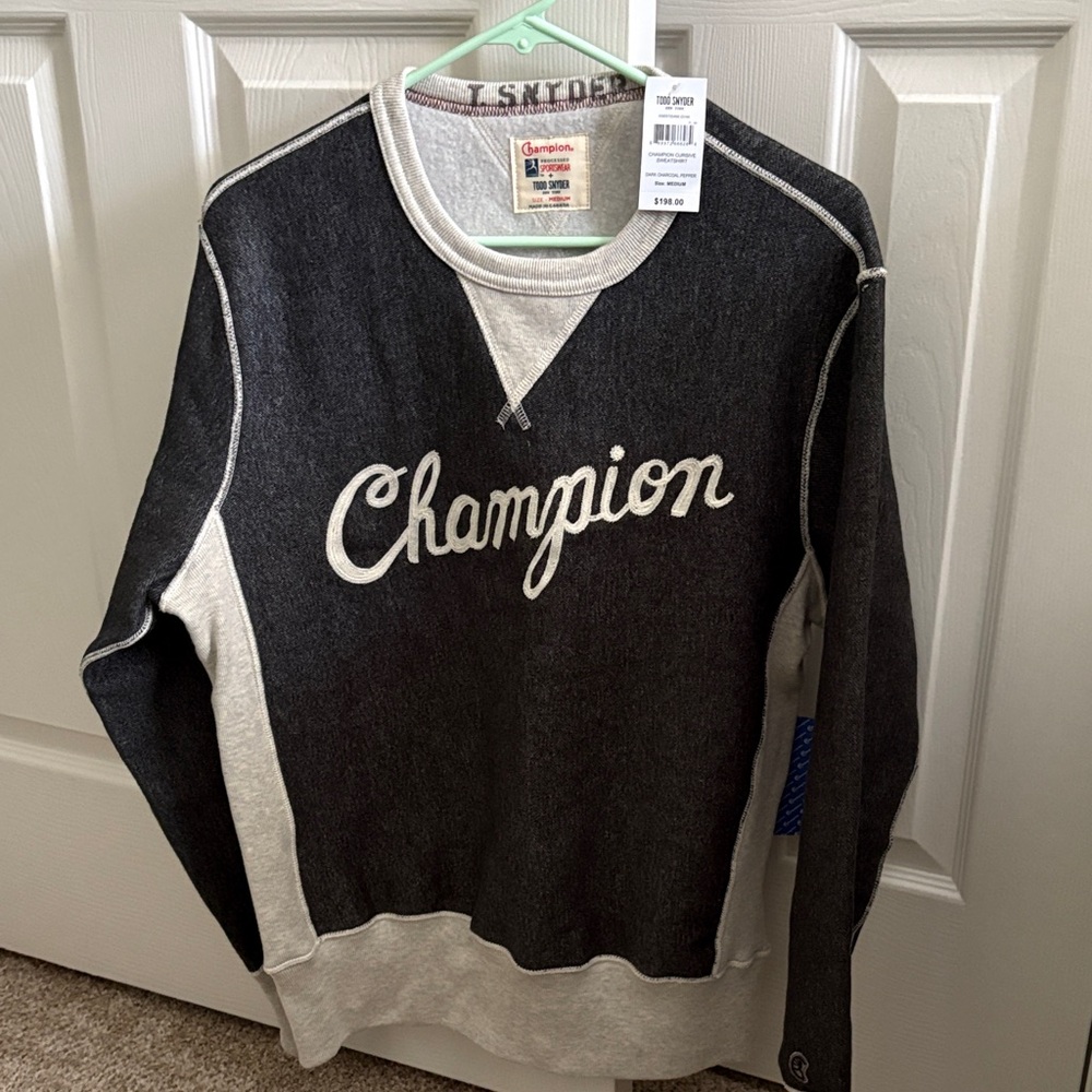 NEW WITH TAGS Todd Snyder x Champion Men's Black and Gray Sweatshirt
